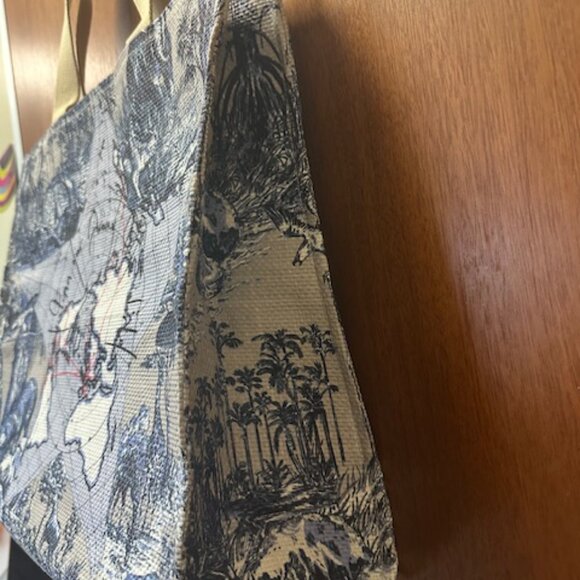 Christian DIOR VIP Exclusive Around the World Tote Bag (NEW) - Picture 13 of 15